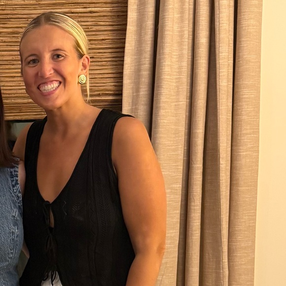 Meet your Posher, Claire - Picture 1 of 1